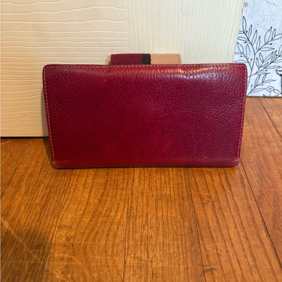 Gucci Burgundy and Beige Wallet - Picture 2 of 9